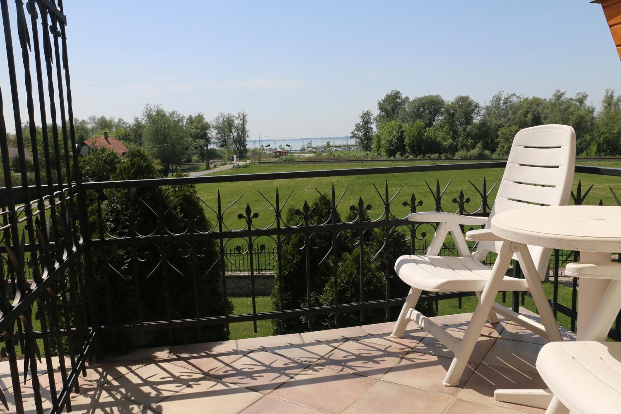 Villa Plattensee ボニャルツバシュ 部屋 写真