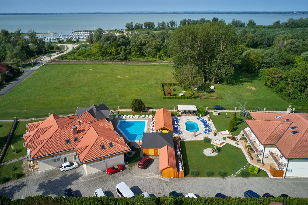 Villa Plattensee ボニャルツバシュ エクステリア 写真